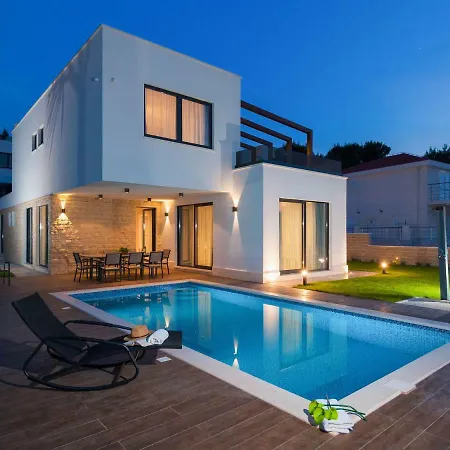 Sunce Villa